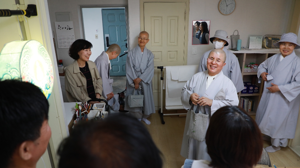 이사장스님 주지스님 등방 격려 (4).JPG