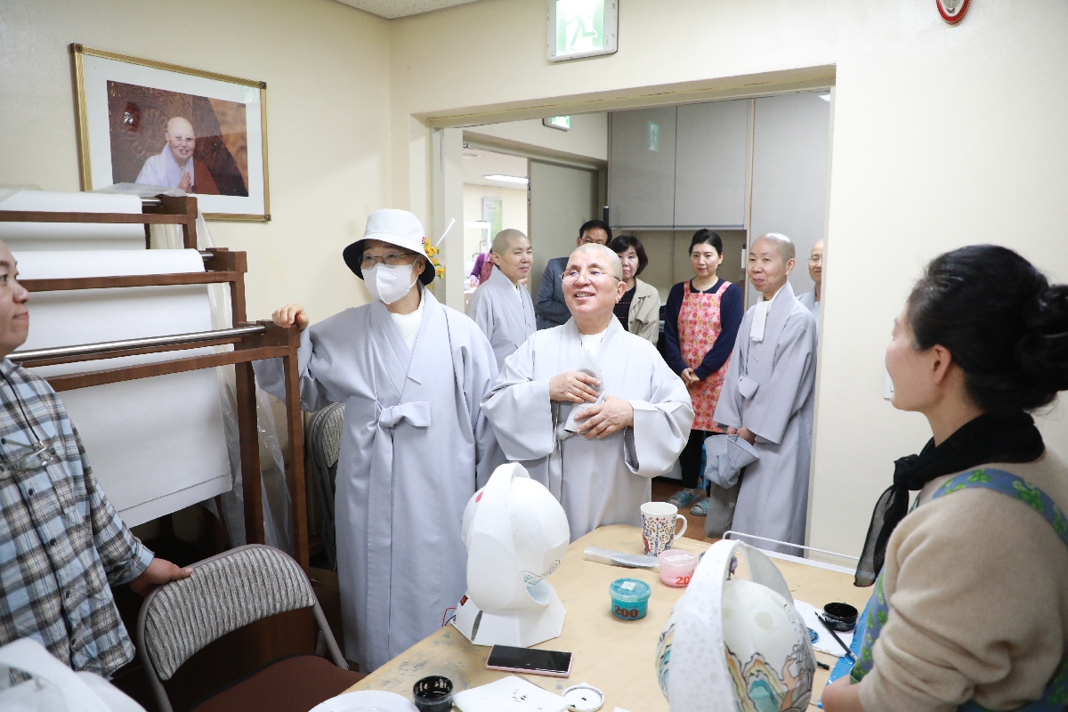 이사장스님 주지스님 등방 격려 (18).JPG