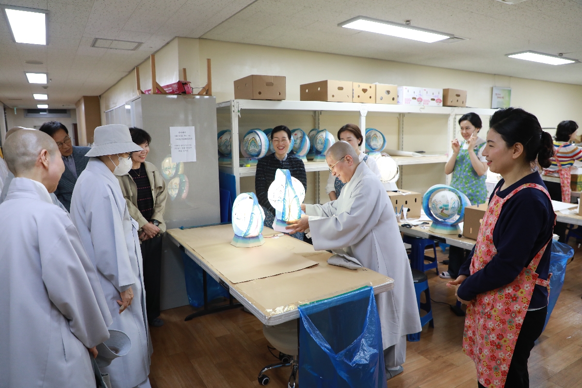 이사장스님 주지스님 등방 격려 (17).JPG