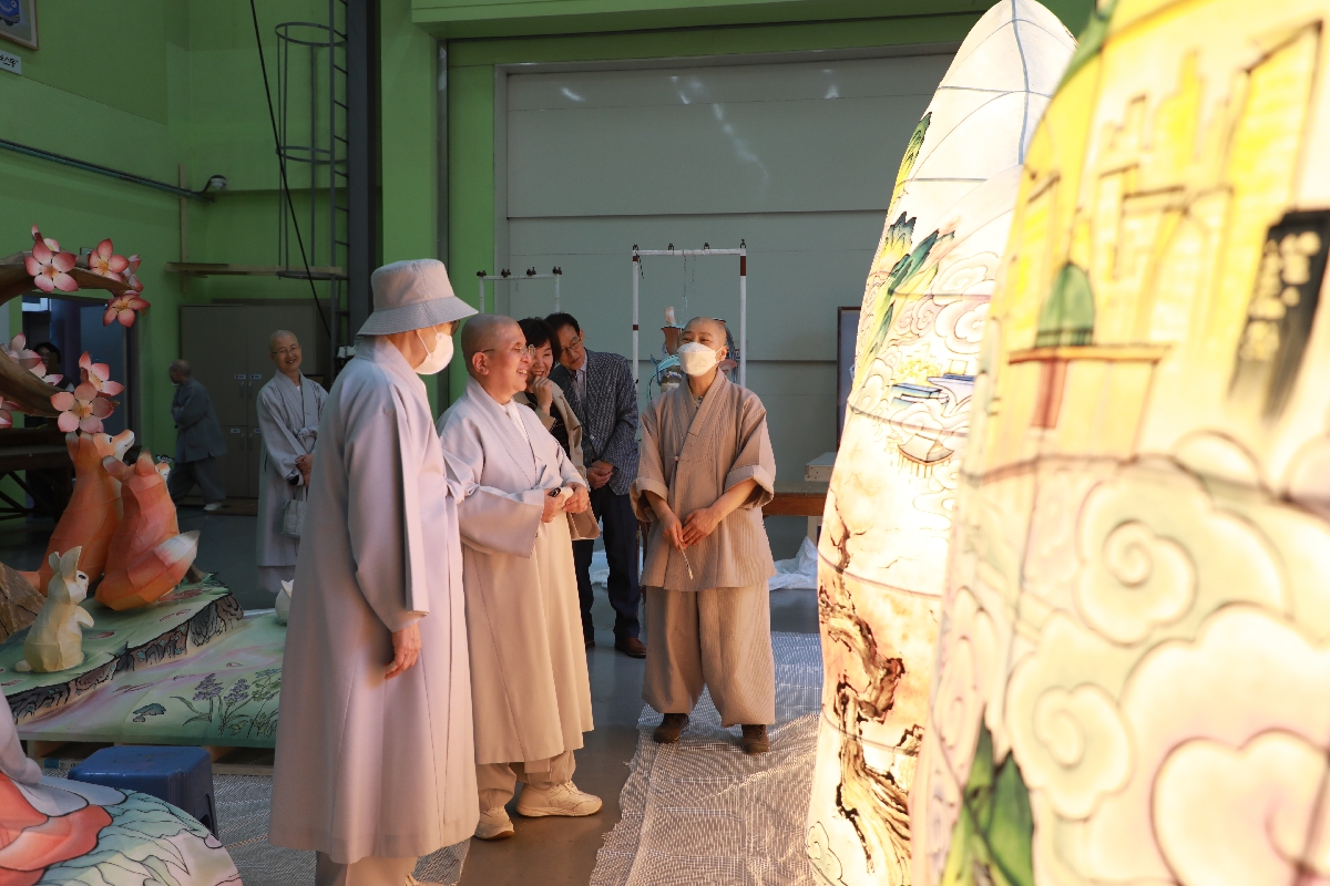 이사장스님 주지스님 등방 격려 (22).JPG