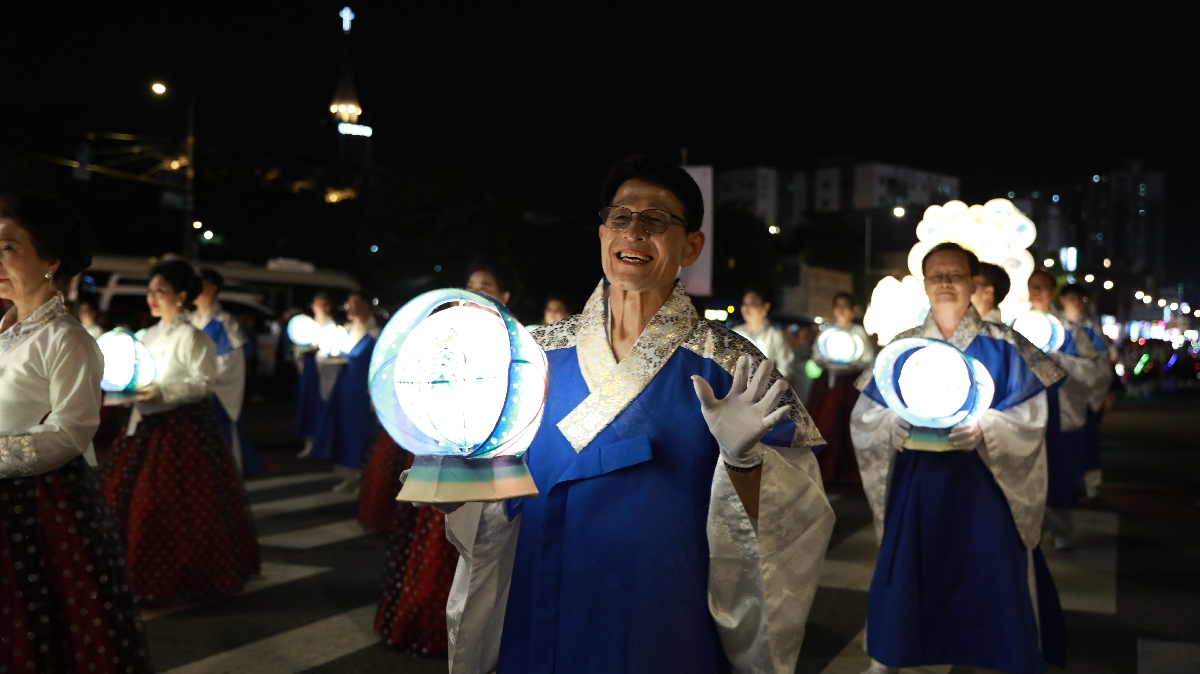 제등행렬 토요일 (80).JPG