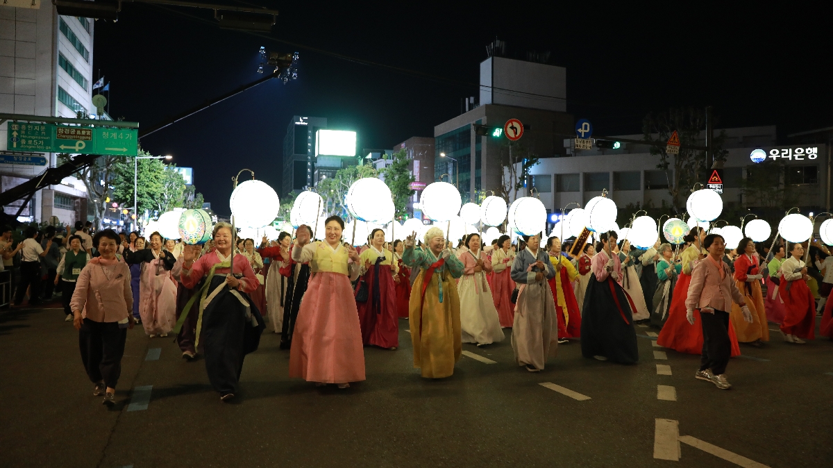 제등행렬 토요일 (91).JPG